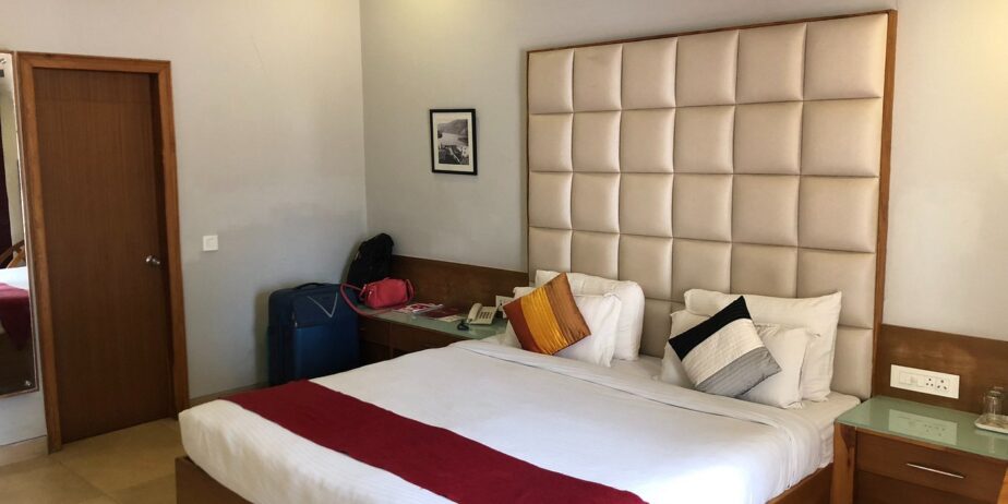country-inn-bhimtal-room-924×462-1.jpg